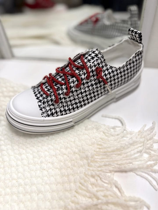 Aman Tailor- White and Black