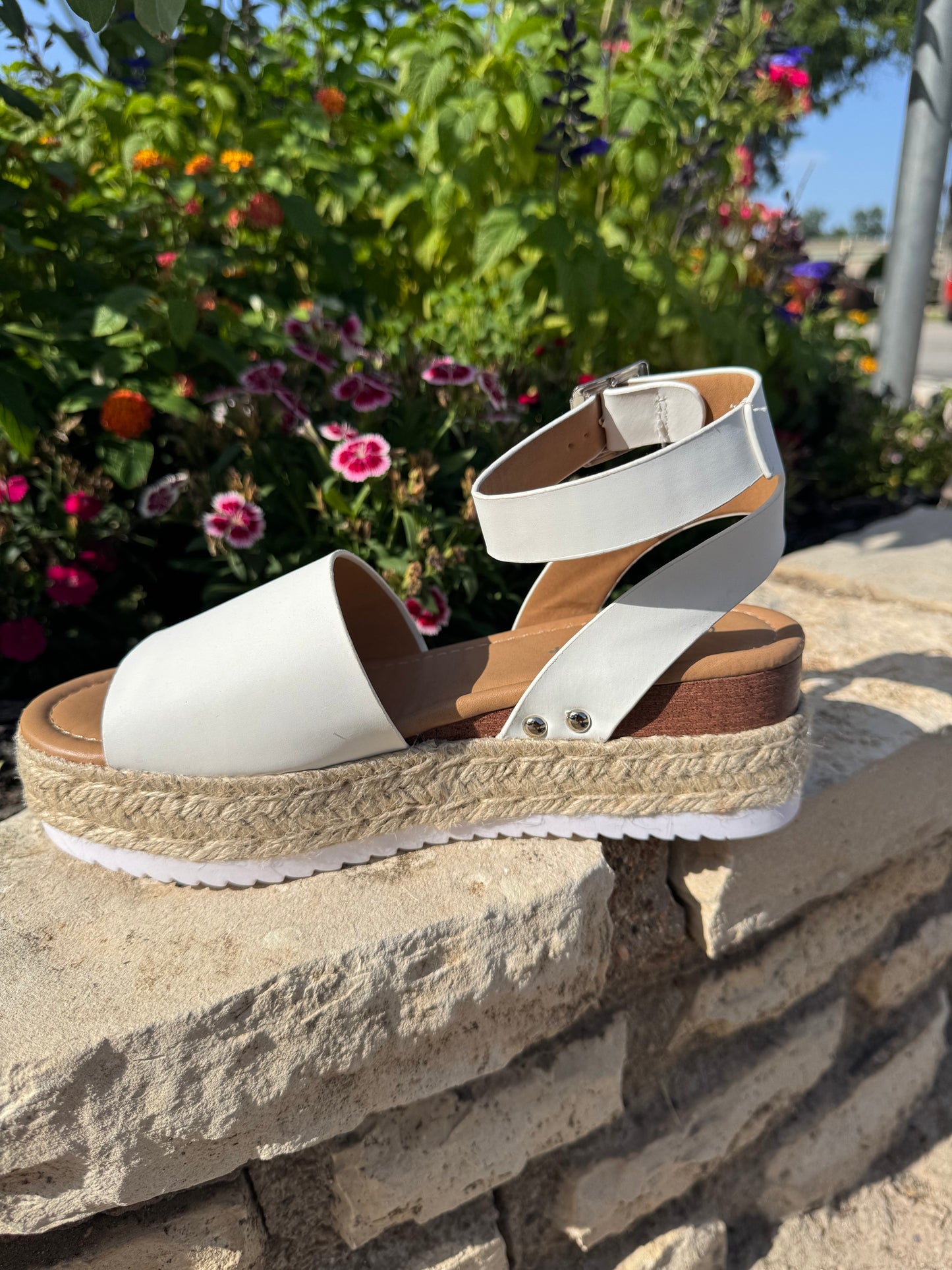 White Wedges