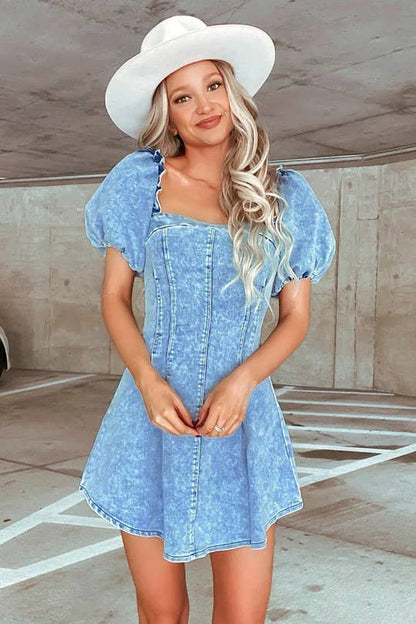 Slim Fit Denim Short Sleeve Dress: L