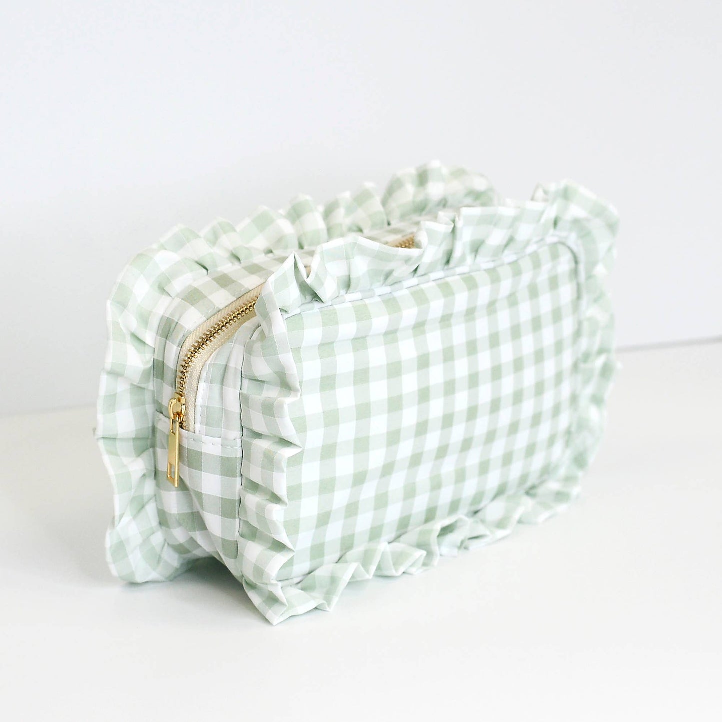 Ruffle Zipper Cosmetic Bag: Red